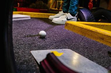 Indoor crazy golf