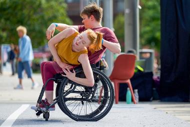 Look Mum No Hands performers doing acrobatics