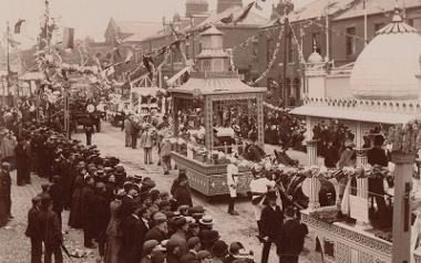 Floats in 1902 Guild trades procession.