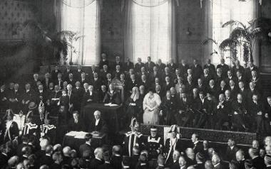 1922 opening of the Guild Court.