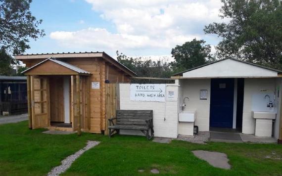 Smithy Farm camping toilets and wash area.